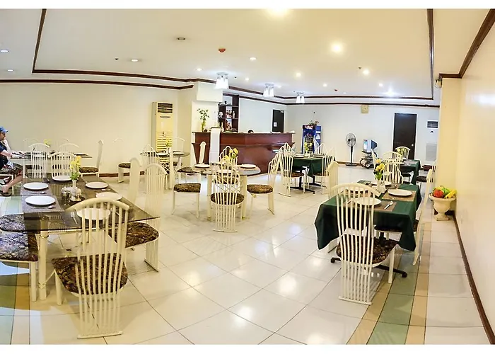 Crowne Garden Hotel