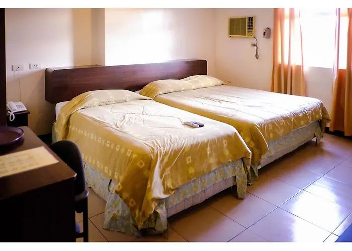 Crowne Garden Hotel