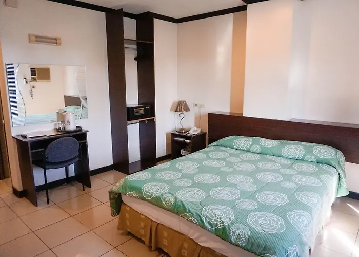 Crowne Garden Hotel 2*