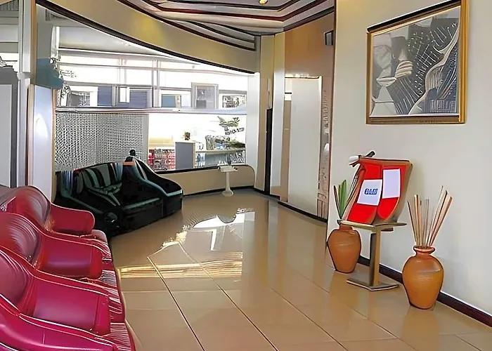 Hotel Crowne Garden 2*
