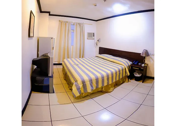 Crowne Garden Hotel 2*