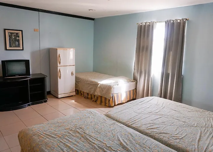 Hotel Crowne Garden 2*